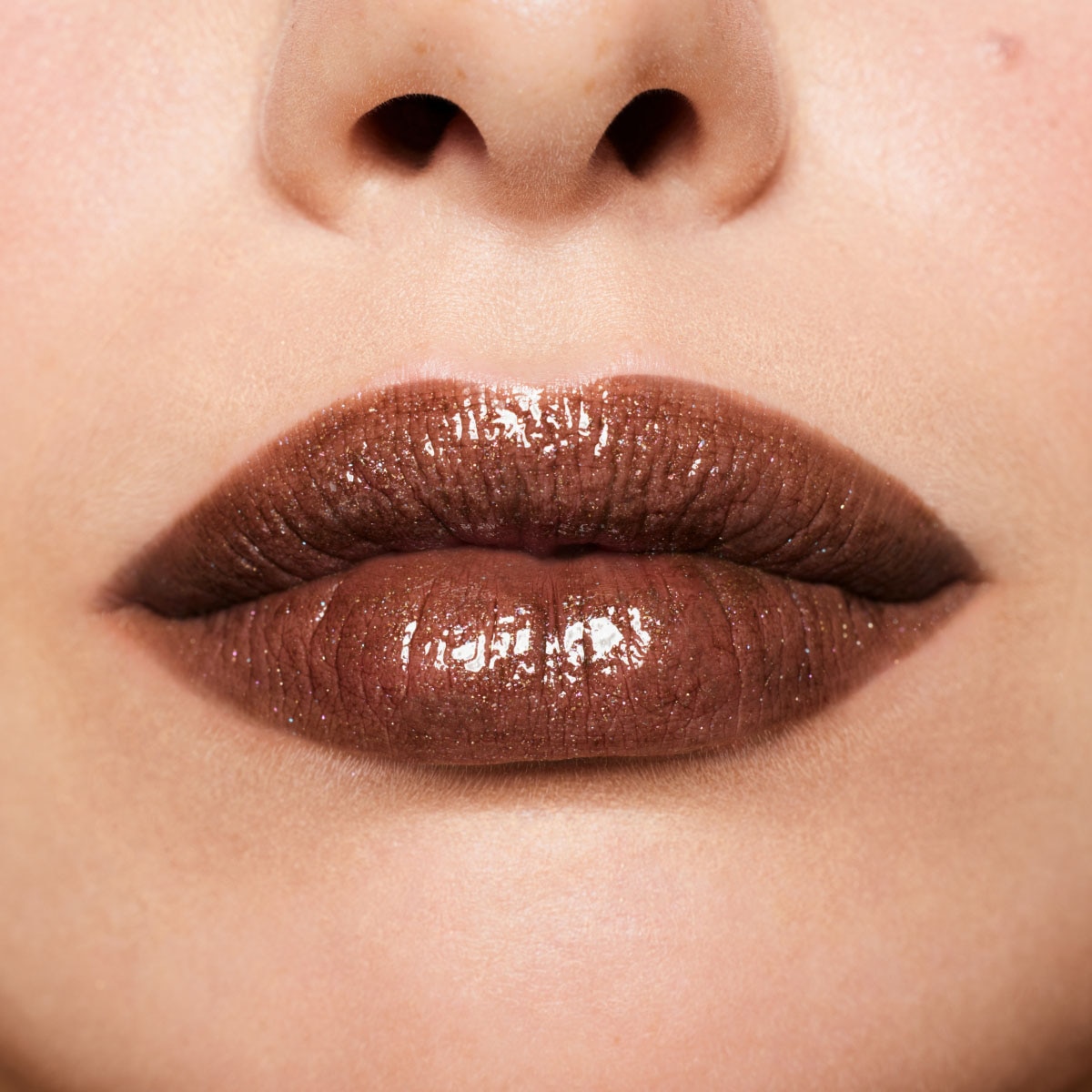 GLOSS BOMB STIX SHIMMER (LABIAL CON ACABADO BRILLOSO)